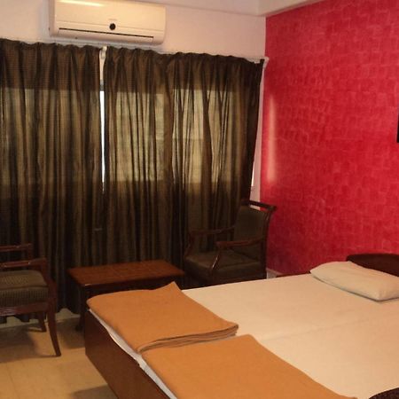 Benazeer Hotel Bombay Exterior foto