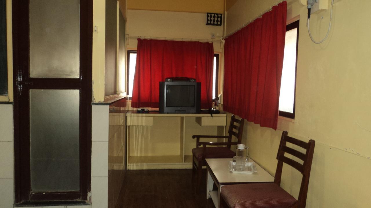 Benazeer Hotel Bombay Exterior foto
