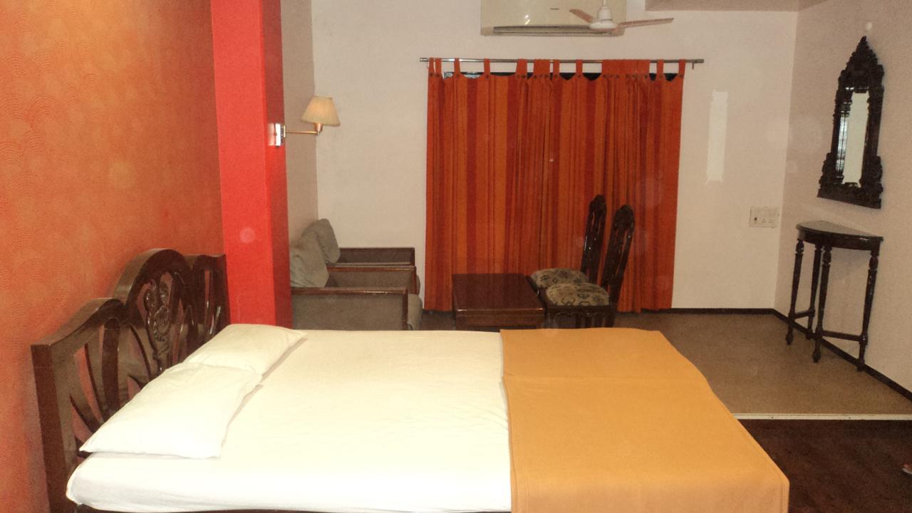 Benazeer Hotel Bombay Exterior foto