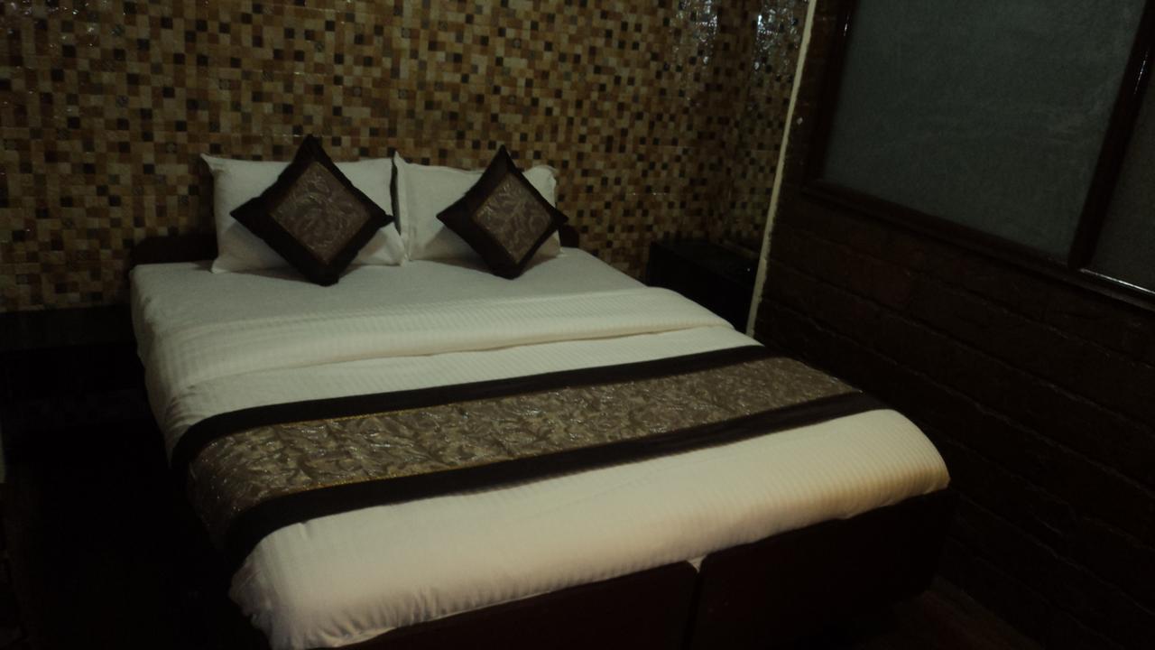 Benazeer Hotel Bombay Exterior foto