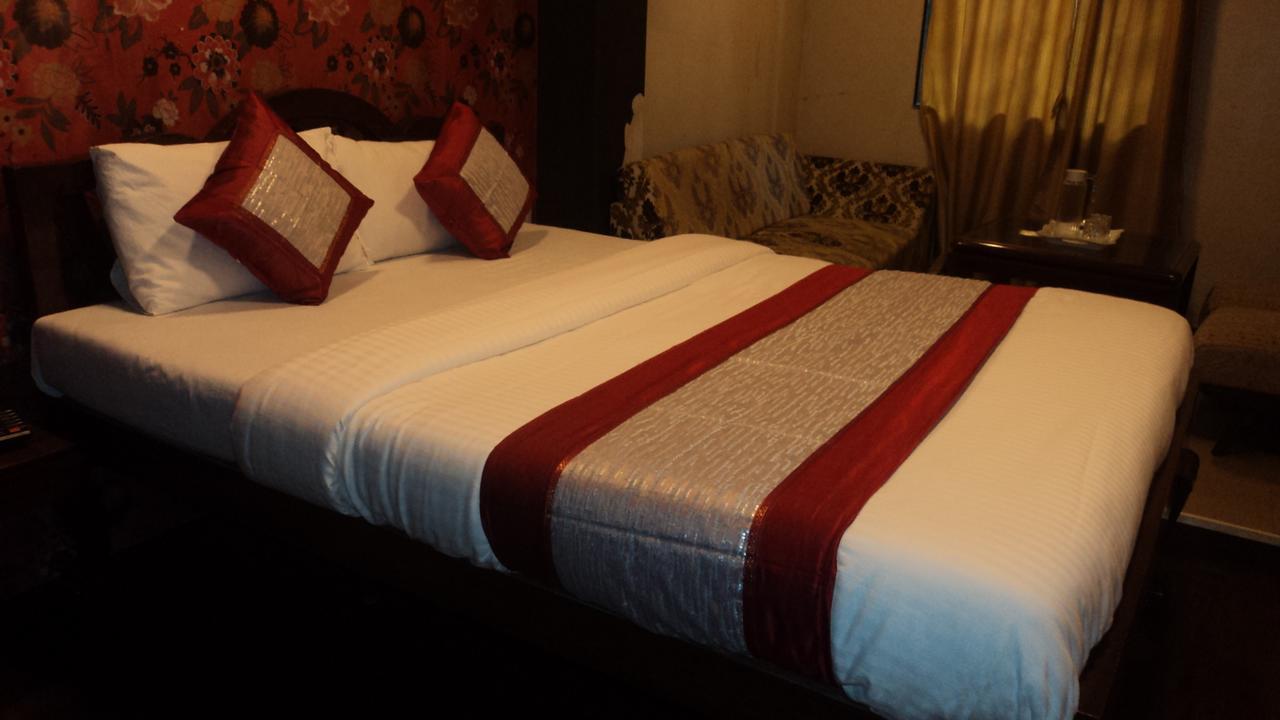 Benazeer Hotel Bombay Exterior foto