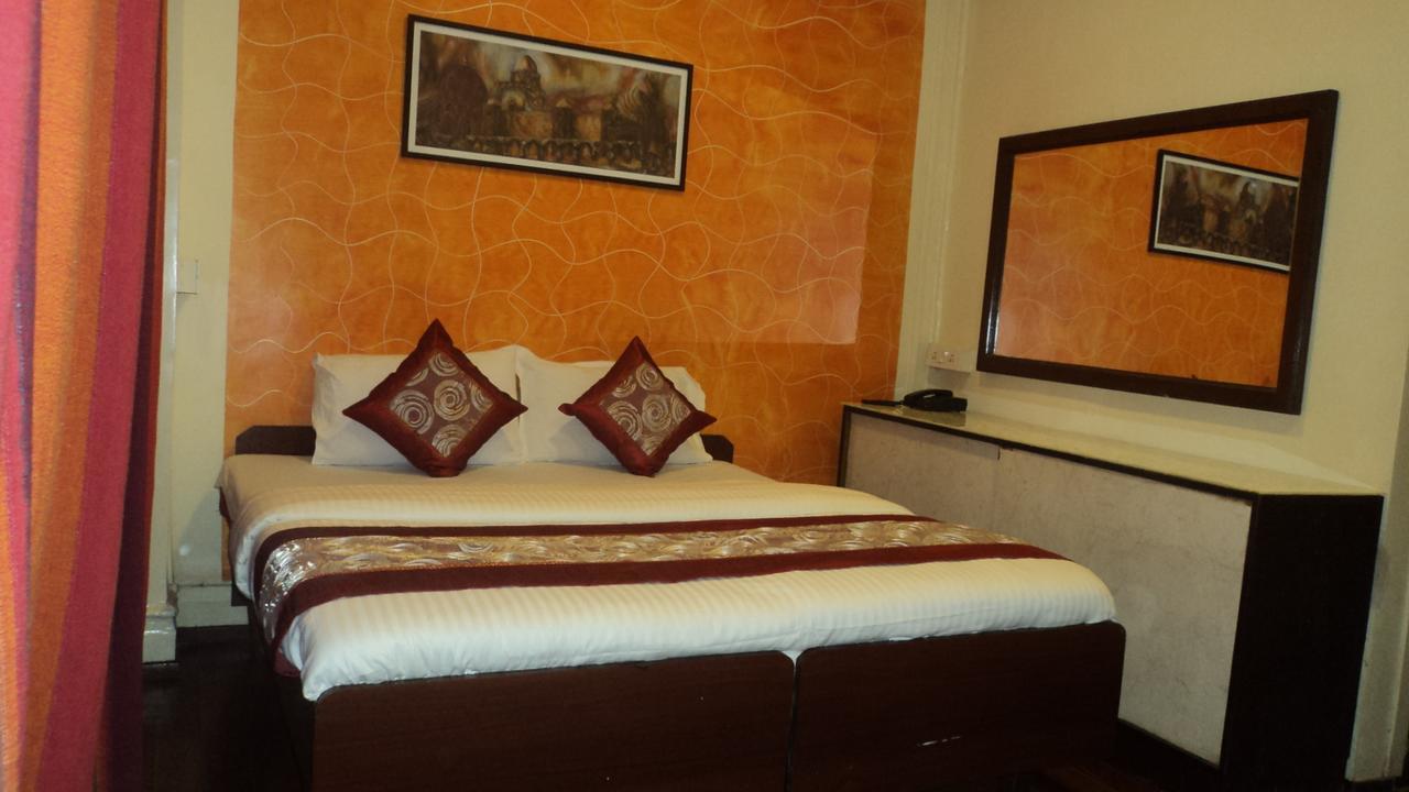 Benazeer Hotel Bombay Exterior foto