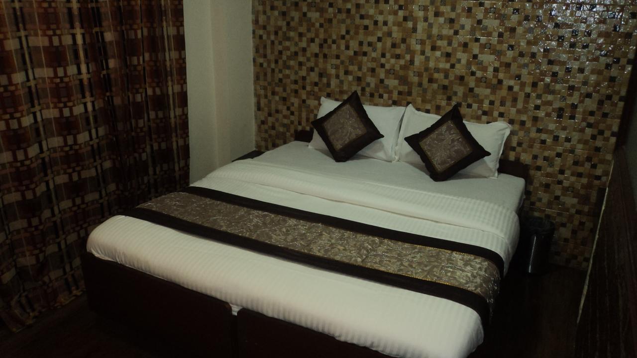 Benazeer Hotel Bombay Exterior foto