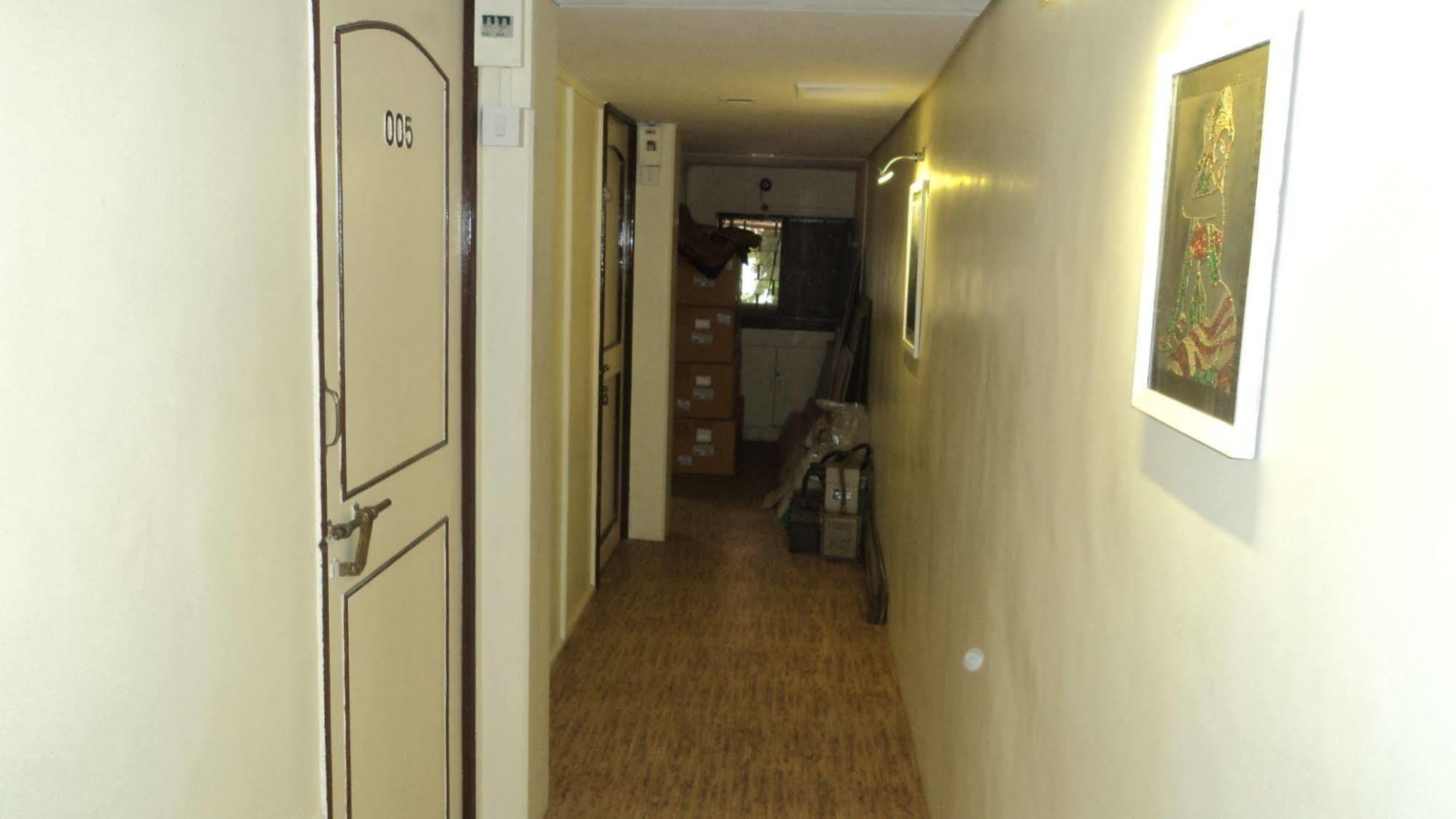 Benazeer Hotel Bombay Exterior foto